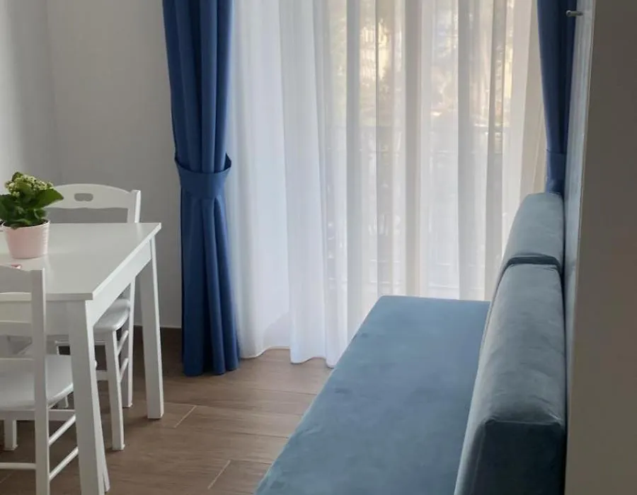 B&B Lungomare Sannazzaro-1