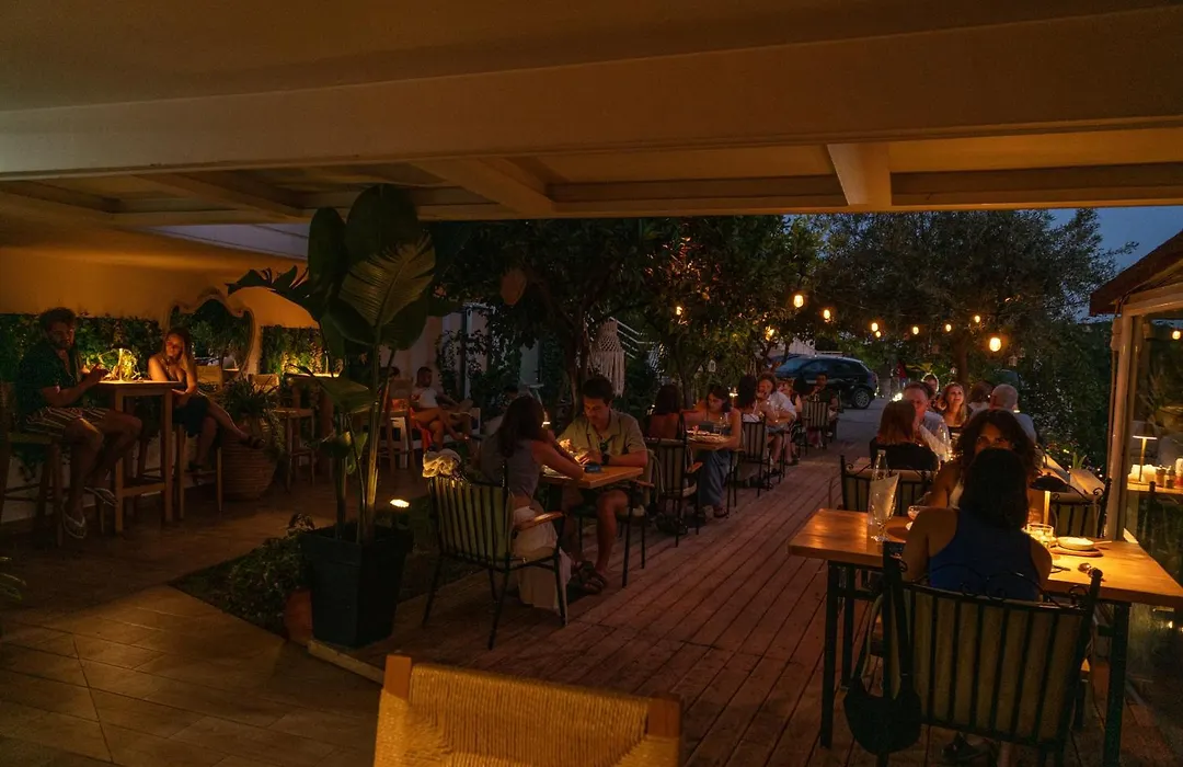 Aphrodite'S Garden-1