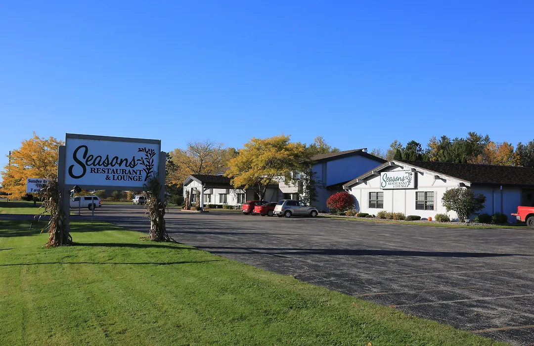 Shawano Four Seasons Resort-1