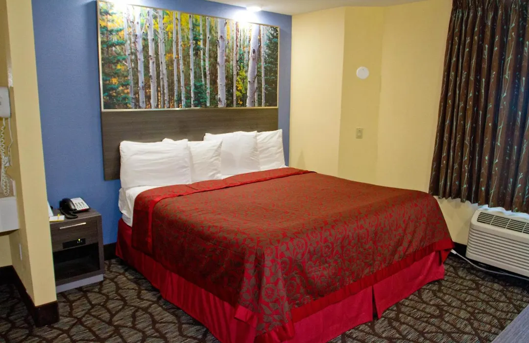 Days Inn By Wyndham Blue Springs-1
