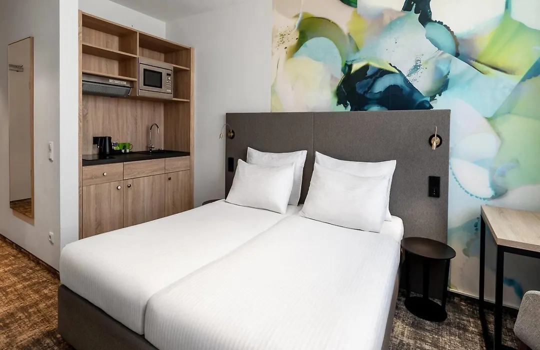 Wyndham Garden Munich Messe-1