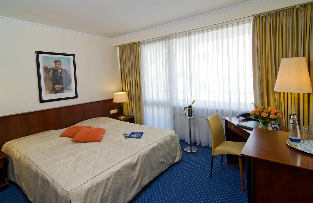 Superior Hotel Praesident-1
