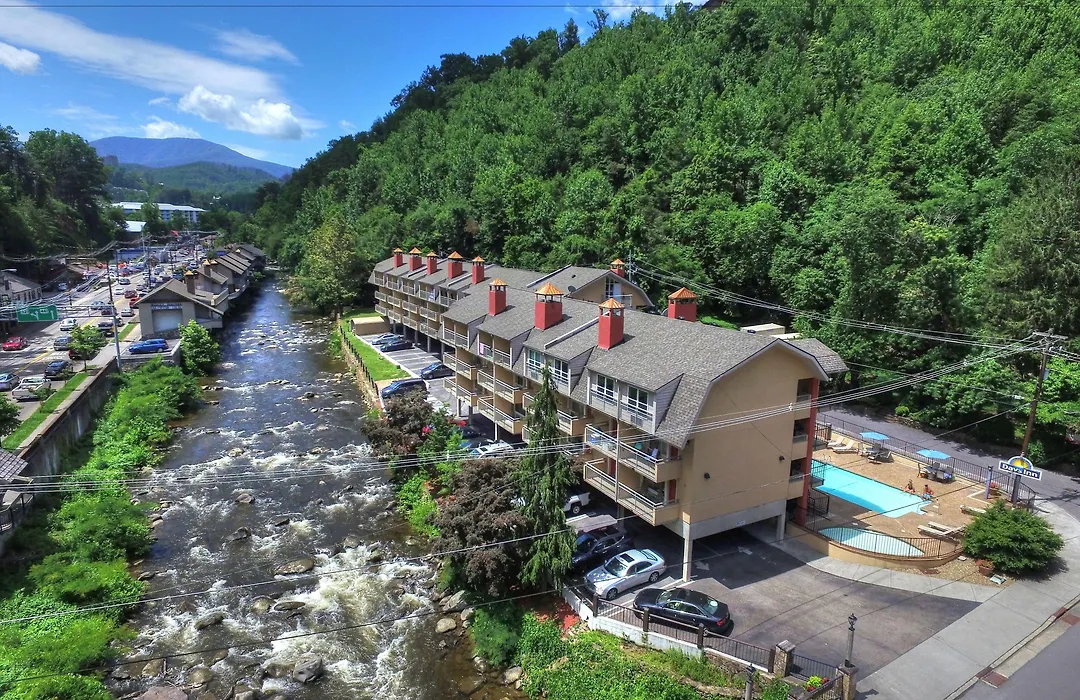 Gatlinburg River Inn-1