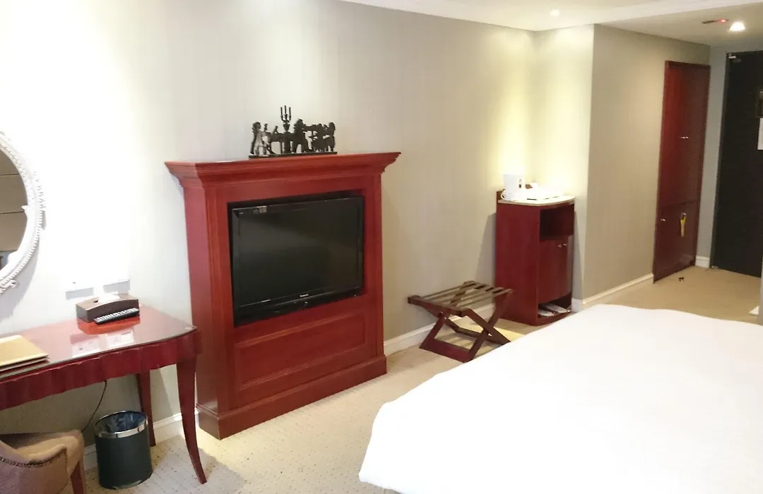 Mrt Hotel-1