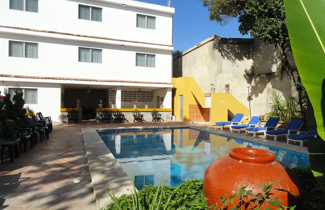 Hotel Las Dalias Inn-1