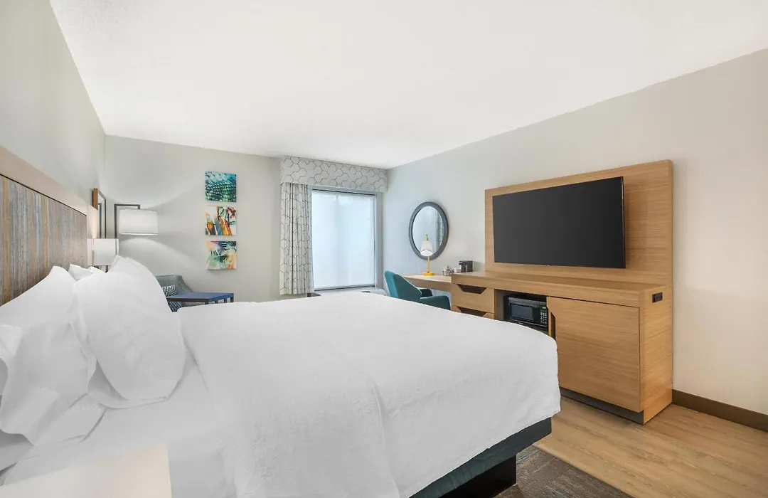 Hampton Inn Fort Myers-Airport&I-75-1