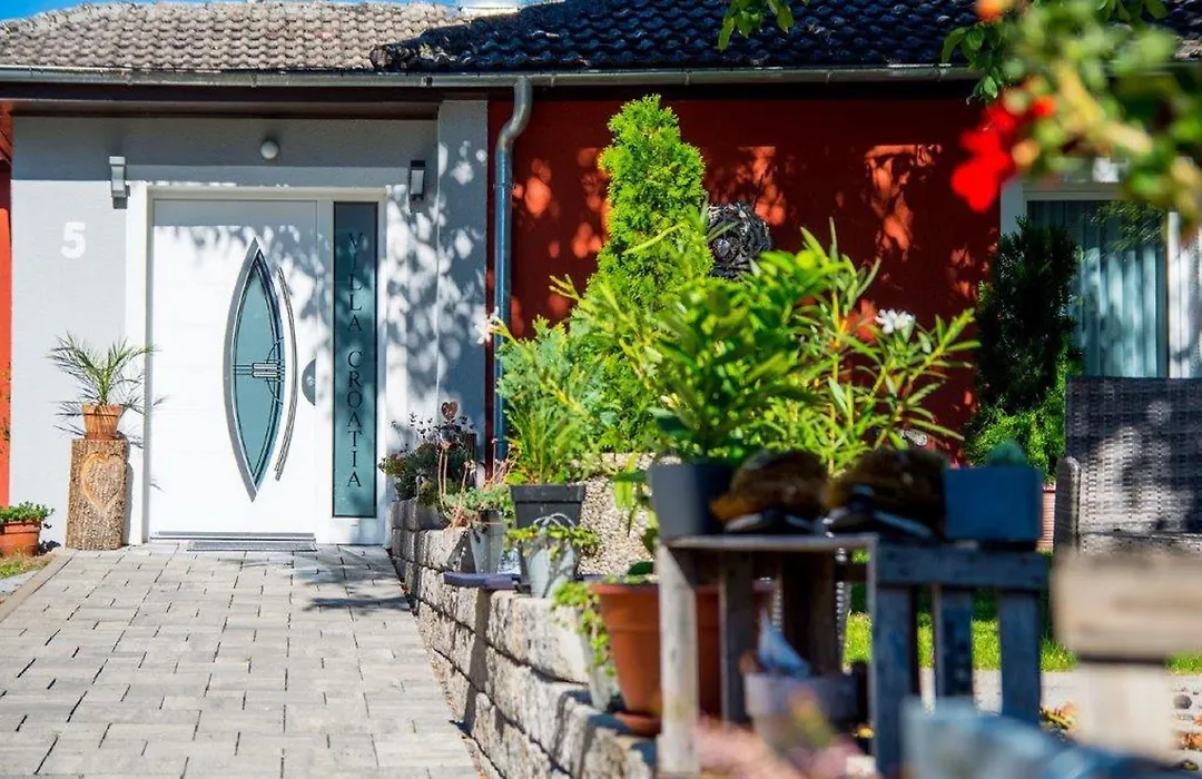 Villa Croatia & Restaurant Adria-1