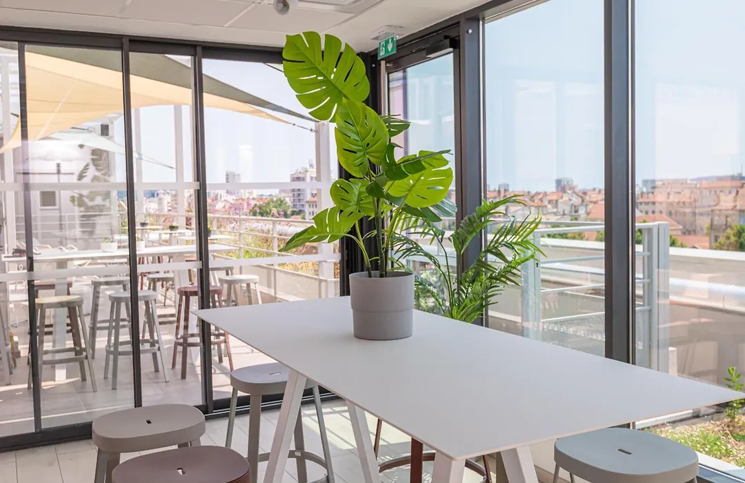 Apparthotel Privilodges Toulon Centre Gare-1