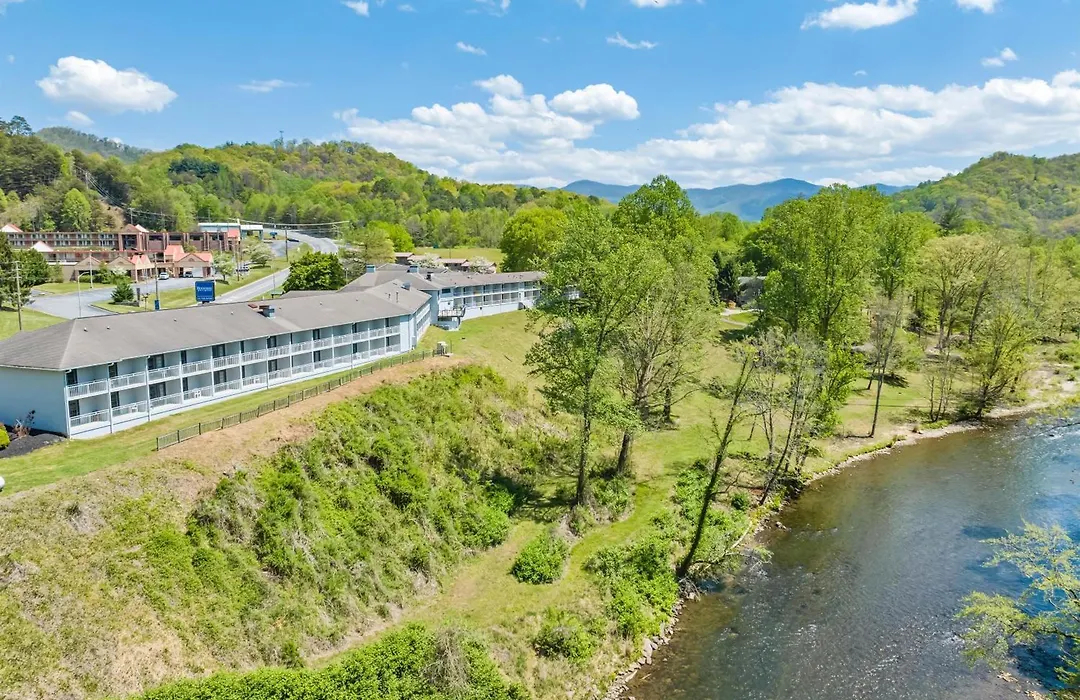 Surestay By Best Western Cherokee On The River-1
