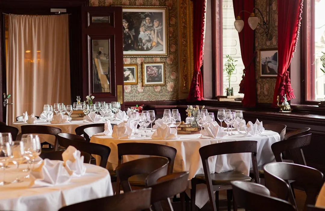 Hotel Pigalle-1