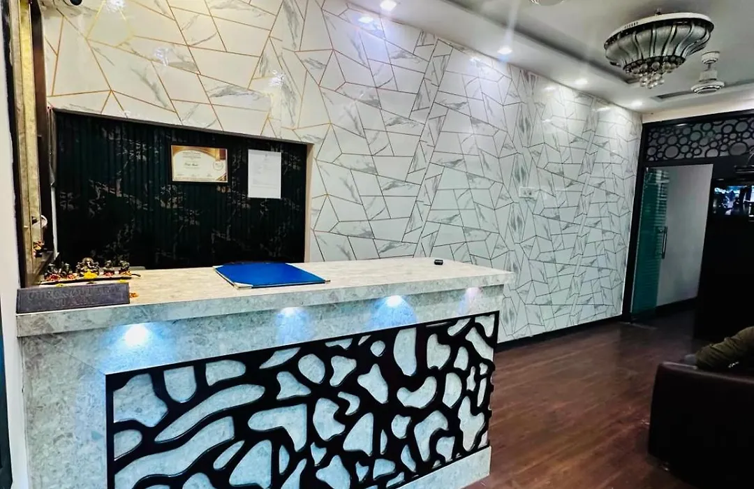Hotel Sheela, 100M From Taj Mahal-1