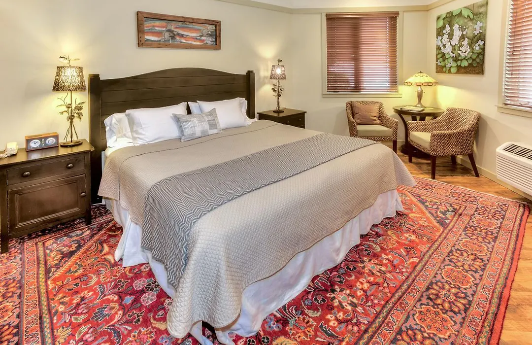 The Eagle Harbor Inn-1