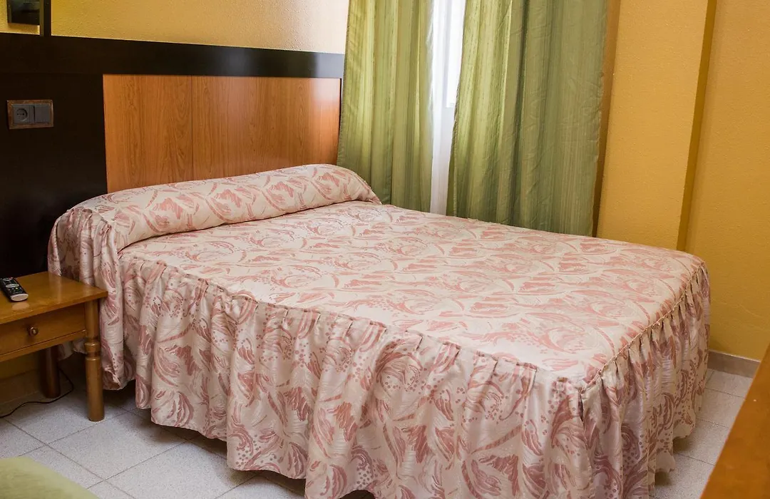 Hostal La Palmera-1