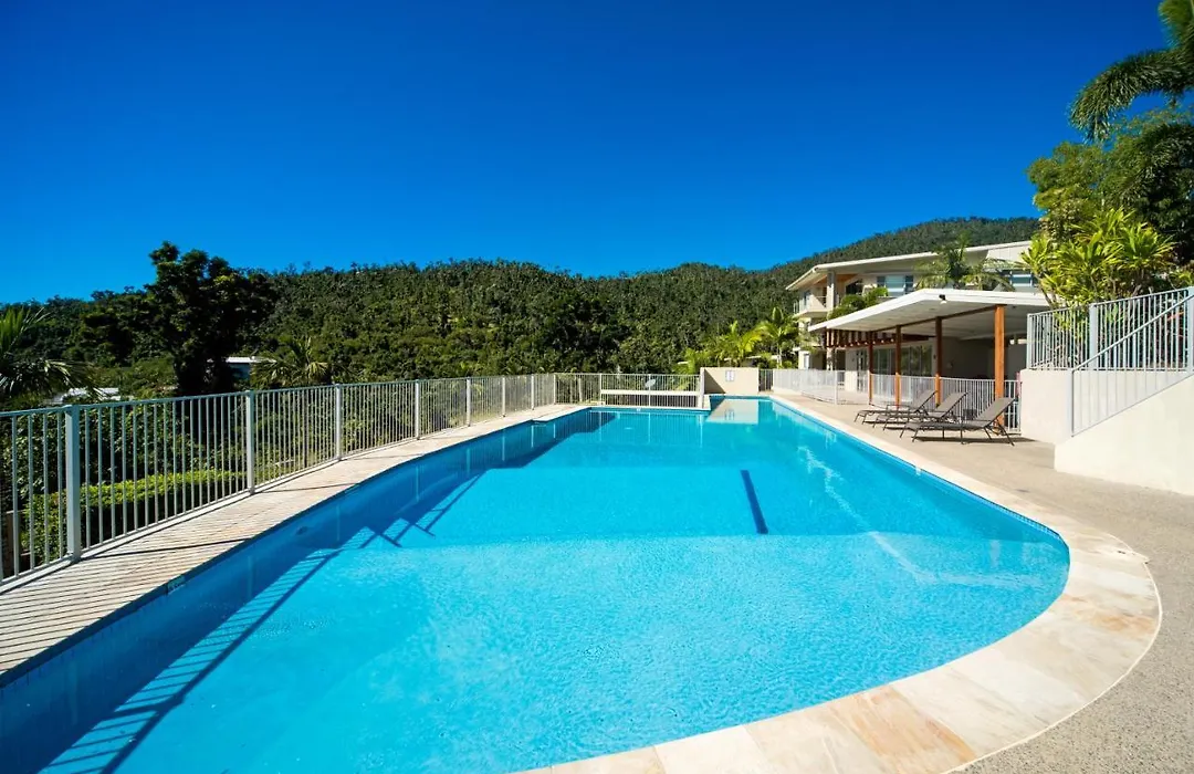 Airlie Summit Apartments-1