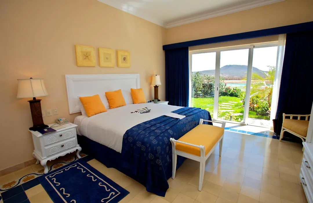 Pueblo Bonito Emerald Luxury Villas & Spa All Inclusive-1