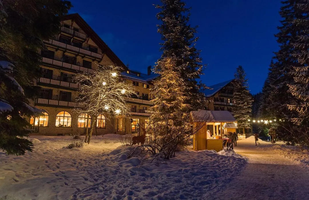 Hotel Lago Di Braies-1