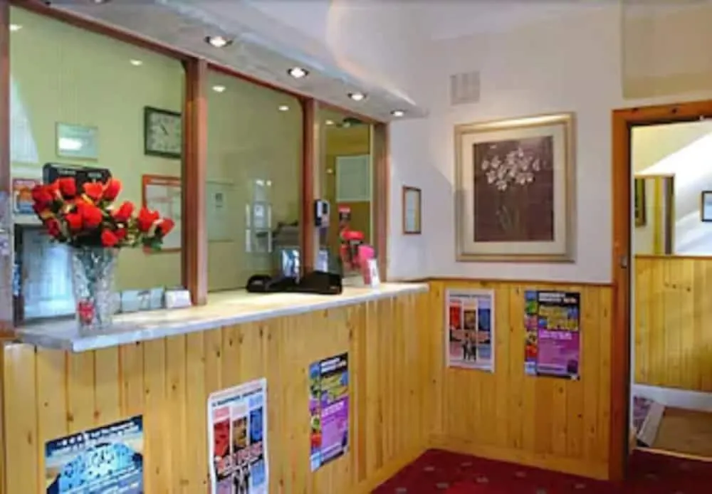 Holly House Hotel-1