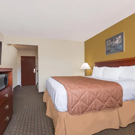 Days Inn By Wyndham Norton-2