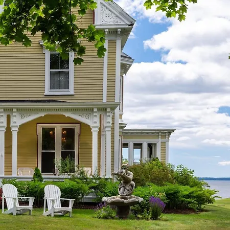 Captain Nickels Inn-2
