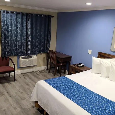 Travelodge By Wyndham Clearlake-3