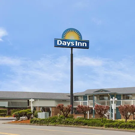 Days Inn By Wyndham Auburn-2