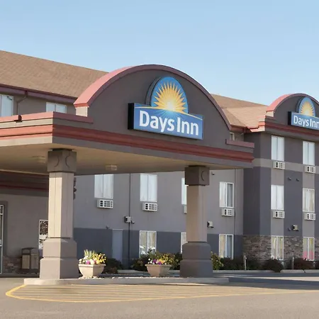 Days Inn & Suites By Wyndham Thunder Bay-3