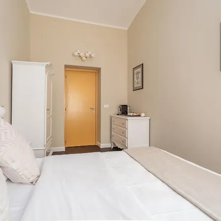 Daplace - La Mongolfiera Rooms In Navona-3