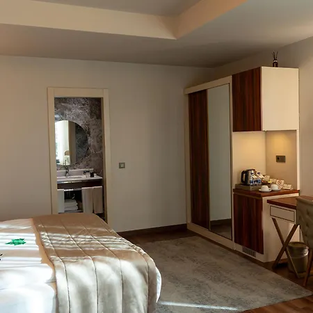 Golden Royal Hotel & Spa-3