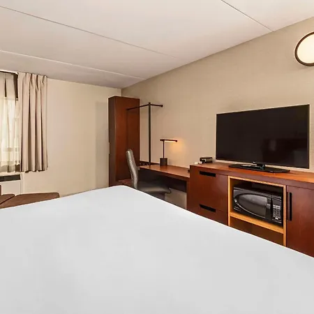 Comfort Inn Cambridge - Highway 401-2