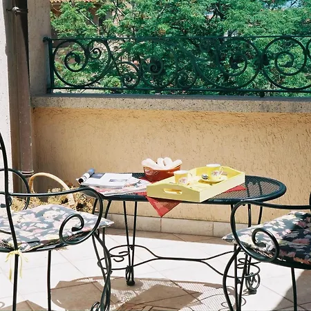 Porto Romano Guest House-3