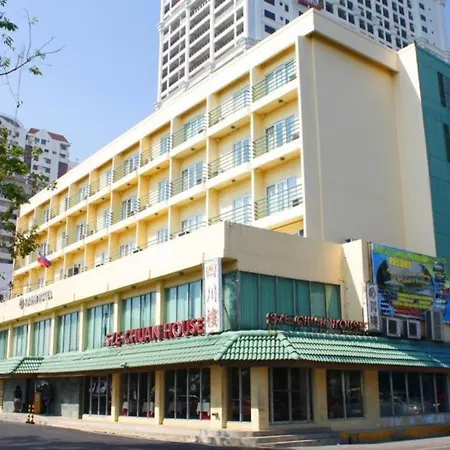 The Aloha Hotel-2