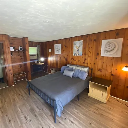 Heart Of The Berkshires Motel-3