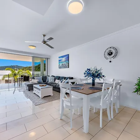 Airlie Summit Apartments-3