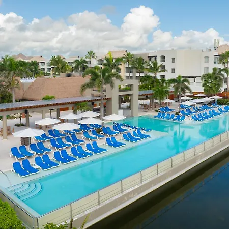 Hard Rock Hotel & Casino Punta Cana (Adults Only)-3