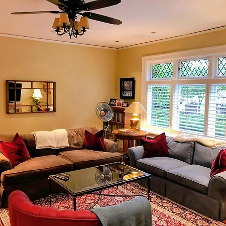 Shaughnessy Heritage Manor On Vancouver'S Westside Free Housekeeping Optional-3