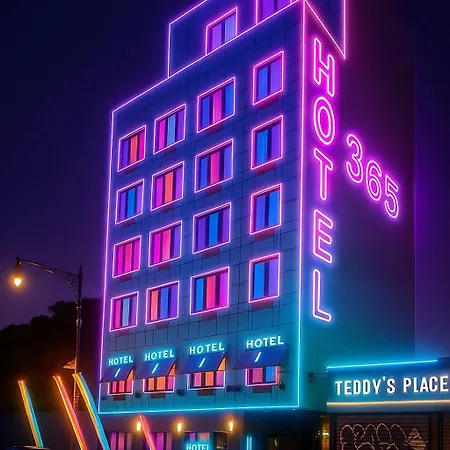 Hotel 365 Bronx - Yankee Stadium-2