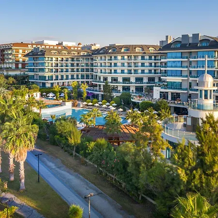 Commodore Elite Suites & Spa (Adults Only)-2