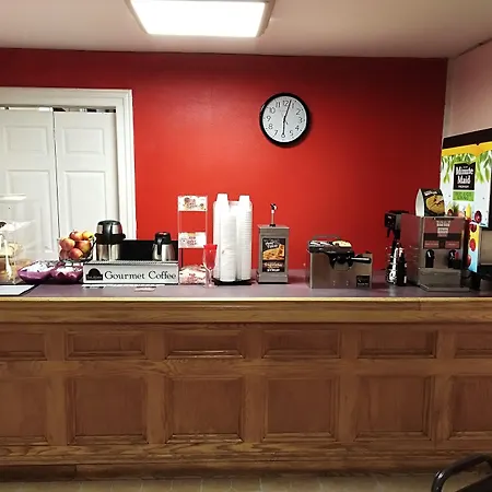 Econo Lodge-3