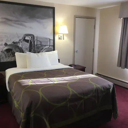 Super 8 By Wyndham Lethbridge-2