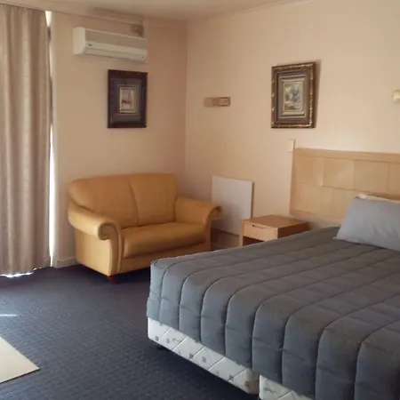 Desert Sand Motor Inn-2