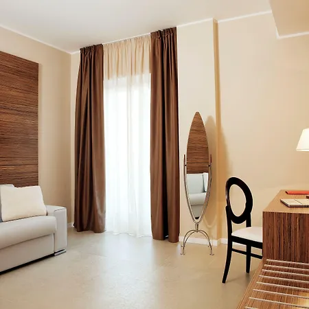 S Hotel-3