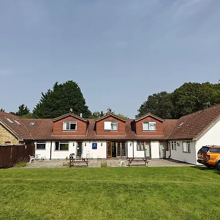 Little Foxes Hotel & Gatwick Airport Parking-2