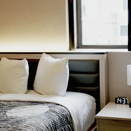 Leon Hotel LES-2