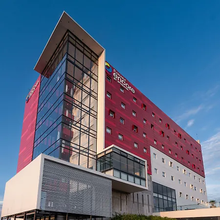 Ramada Encore By Wyndham Queretaro-2