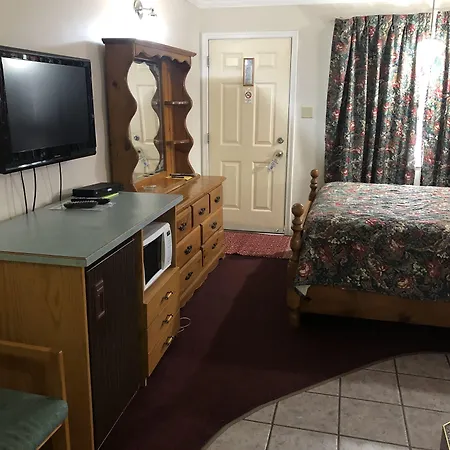 Lamplighter Motel-3
