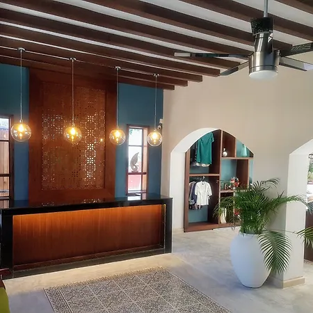 Hotel Holly-2