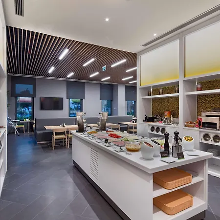 Hampton By Hilton Istanbul Zeytinburnu-3
