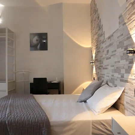 Aurelia Rooms-3