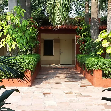 Hotel Sheela, 100M From Taj Mahal-3
