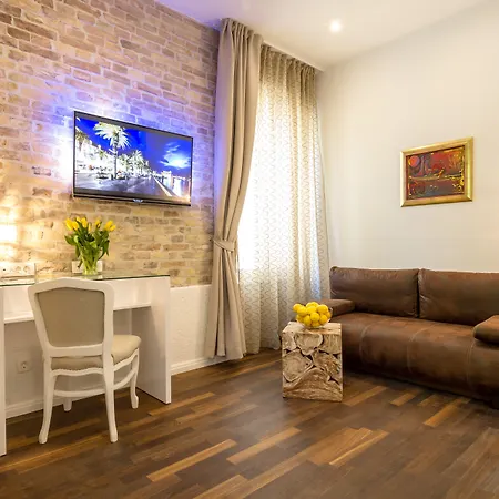 Pellegrini Luxury Rooms-2